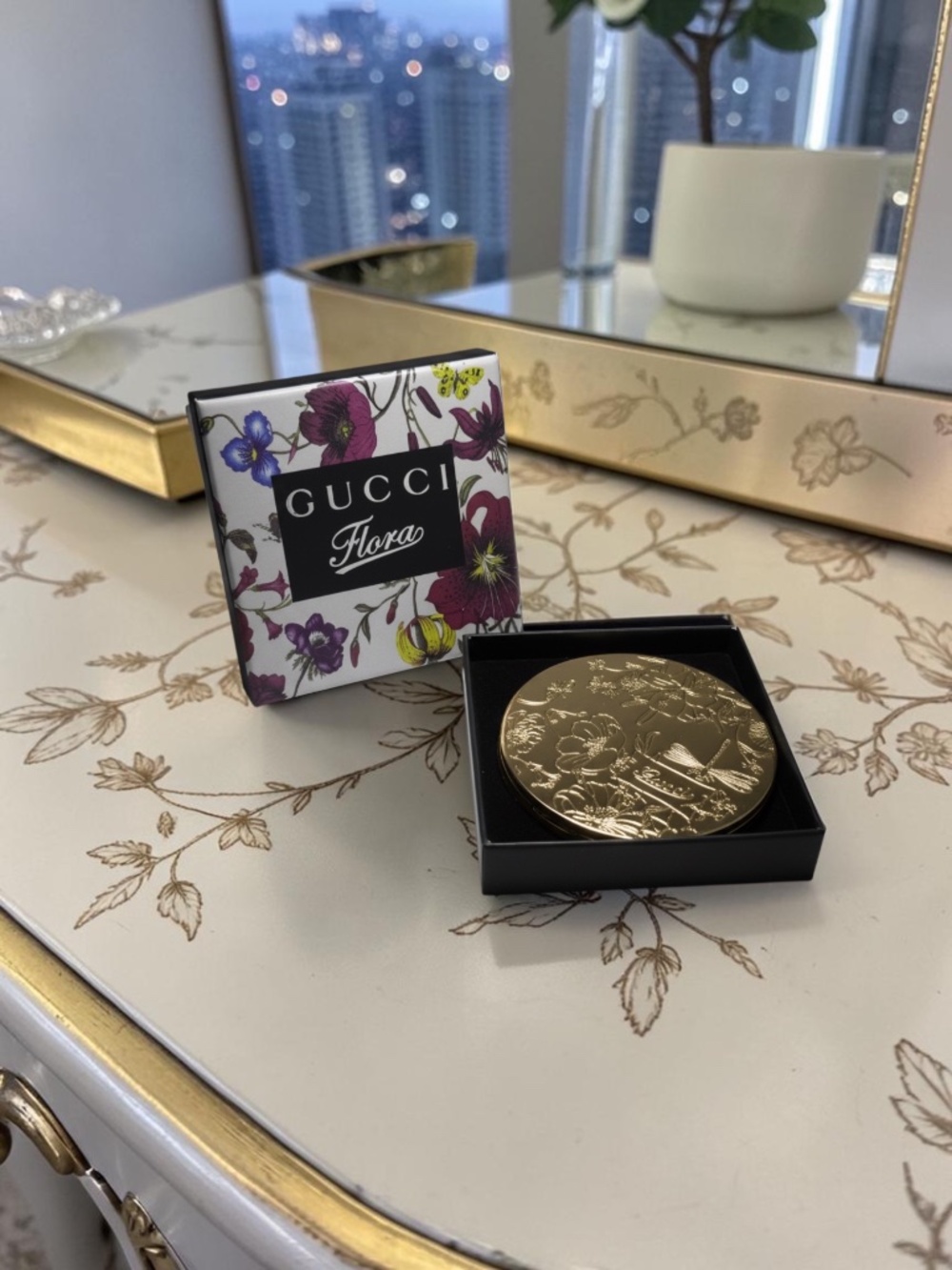 NWT NIB LTD ED Gucci Flora Gold Compact Mirror w Box Luxury Collector